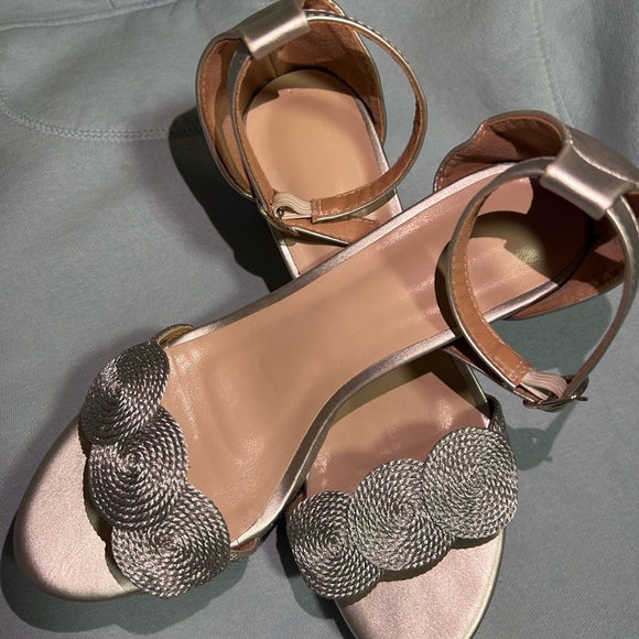 Shoes - Elegant Silver Women's Sandals